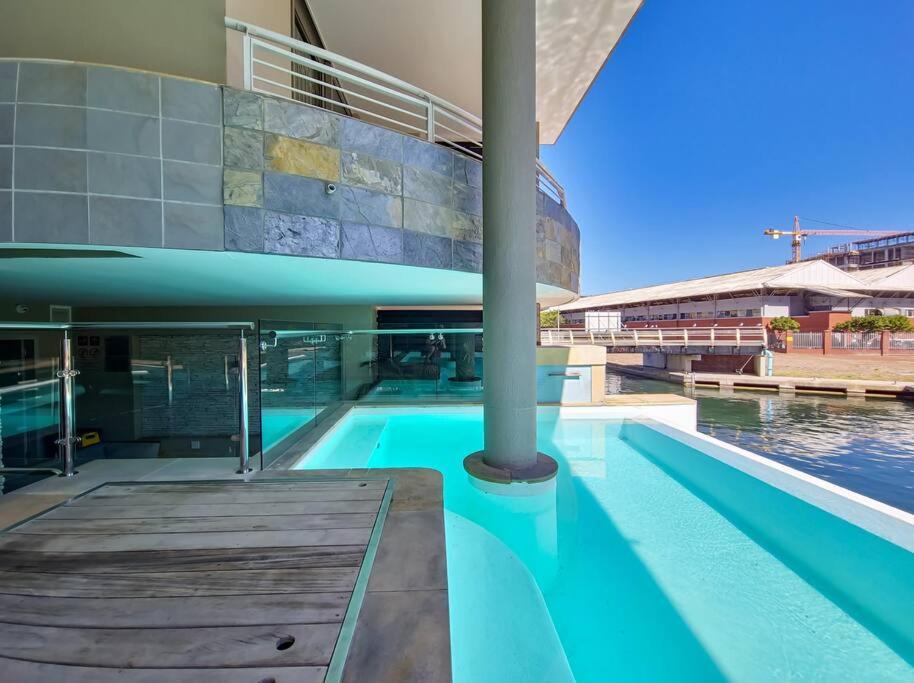 Apartamento Luxurious, Canal W Pool+wifi, V&a On Doorstep